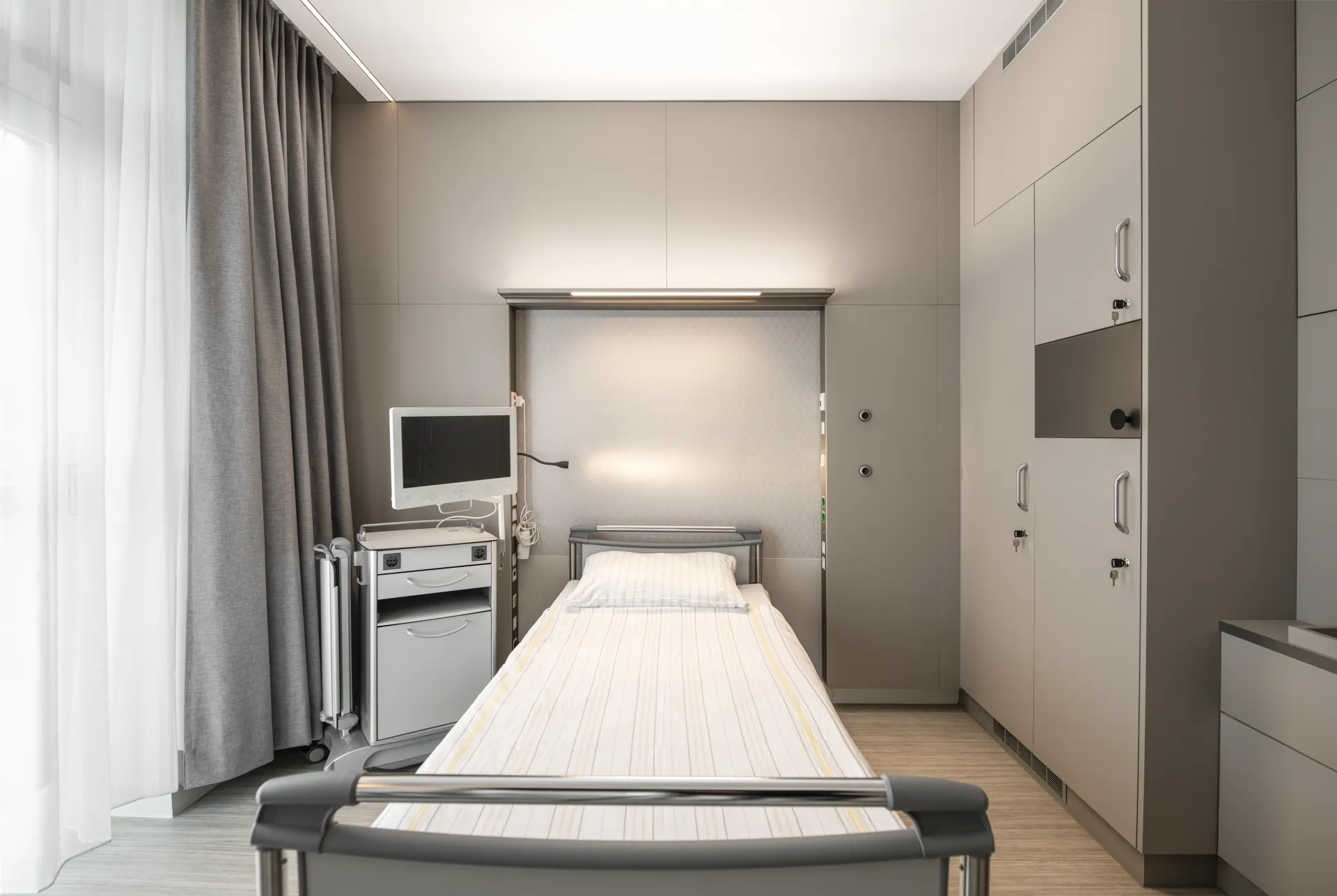 Klinik und Poliklinik für Hals-, Nasen- und Ohrenheilkunde – Patientenzimmer Wahlleistung